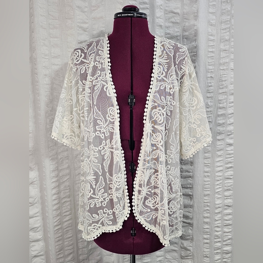 Sans Souci Delicate Cream Lace Embroidered Cardigan Shawl